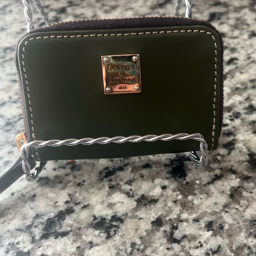 Dooney & Bourke Small Beacon Card Case in a Dark Olive Green! - Picture 2 of 11